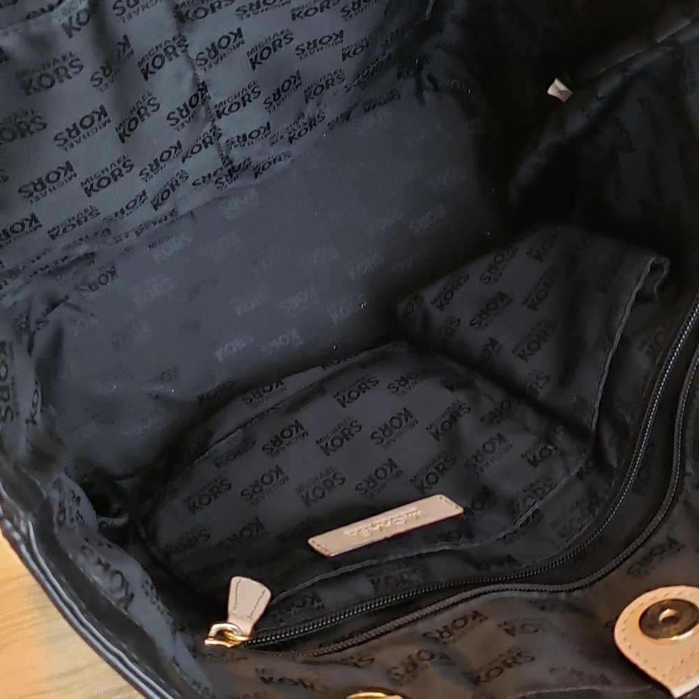 Mk purse - Picture 3 of 3